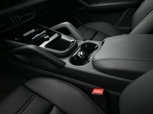 Certified 2026 Porsche Cayenne GTS AWD/4WD image 22