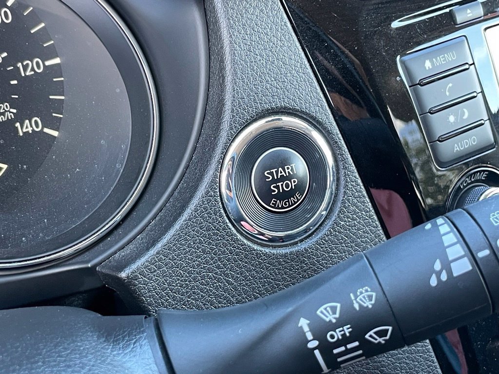 Used 2020 Nissan Rogue SV AWD/4WD image 16