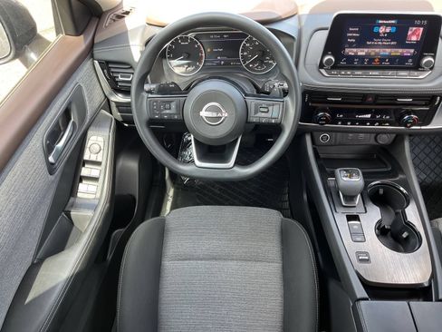 Used 2022 Nissan Rogue SV FWD image 13