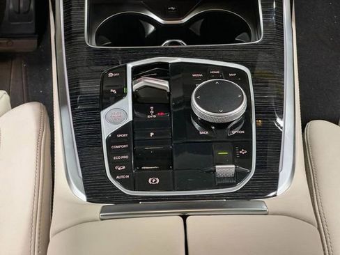 New 2026 BMW X7 xDrive40i w/ M Sport Package AWD/4WD image 19