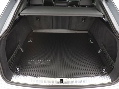 Used 2023 Audi e-tron Premium Plus w/ Premium Plus Package image 25