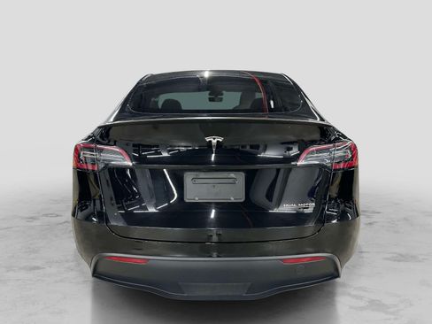 Used 2024 Tesla Model Y Performance AWD/4WD image 2