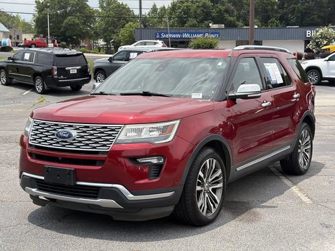 Used 2018 Ford Explorer Platinum AWD/4WD image 3