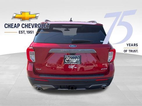 Used 2023 Ford Explorer XLT w/ Equipment Group 202A AWD/4WD image 4