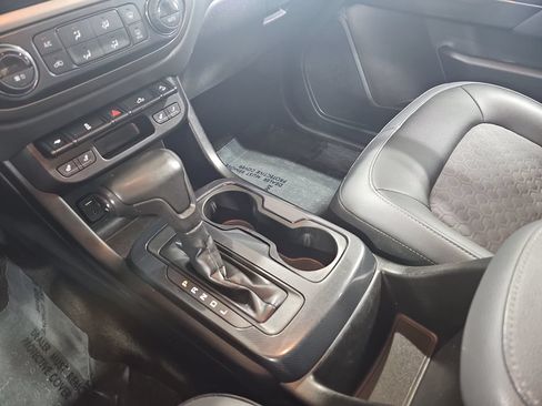 Used 2018 Chevrolet Colorado Z71 w/ Centennial Edition AWD/4WD image 26