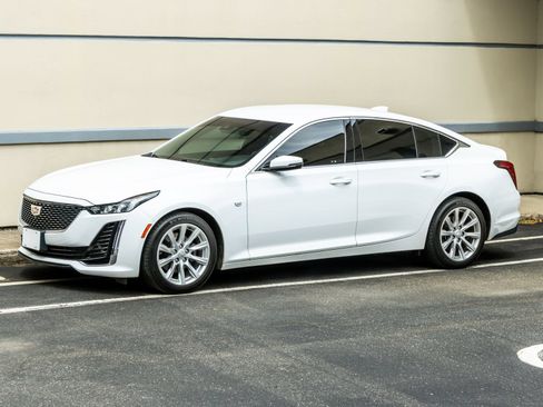 Used 2022 Cadillac CT5 Luxury RWD image 3