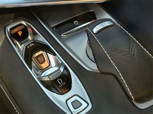 Used 2022 Chevrolet Corvette Stingray Convertible w/ Chrome Exterior Badge Package image 18