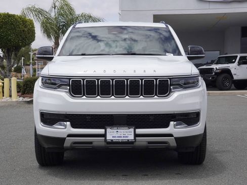 Certified 2024 Jeep Wagoneer Series II AWD/4WD image 9