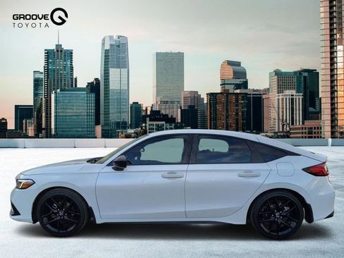 Used 2023 Honda Civic Sport image 2