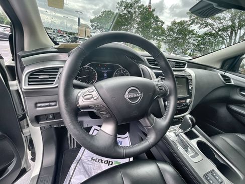Used 2024 Nissan Murano SV w/ SV Midnight Edition Package FWD image 10
