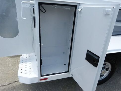 Used 2015 Chevrolet Express 3500 RWD image 29