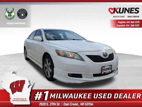 Used 2008 Toyota Camry SE FWD image 1