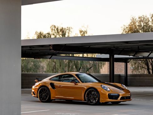 Used 2018 Porsche 911 Turbo S image 2