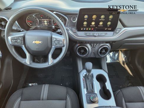 Used 2025 Chevrolet Blazer LT image 27