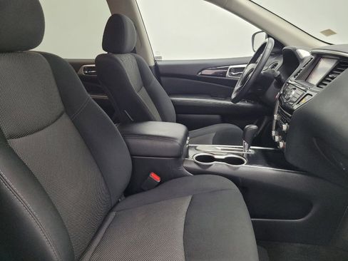 Used 2020 Nissan Pathfinder SV image 21