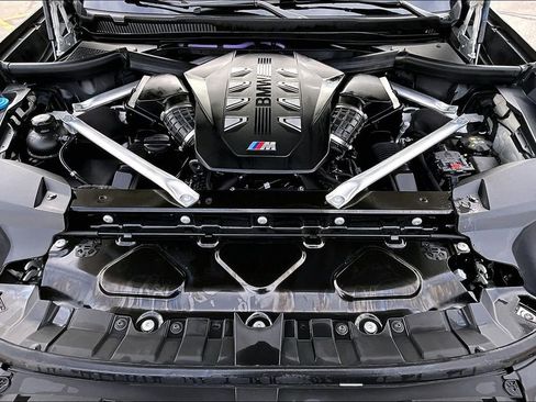 Used 2025 BMW X7 M60i w/ Climate Comfort Package image 10