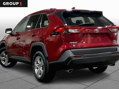 Used 2022 Toyota RAV4 XLE w/ Convenience Package image 12