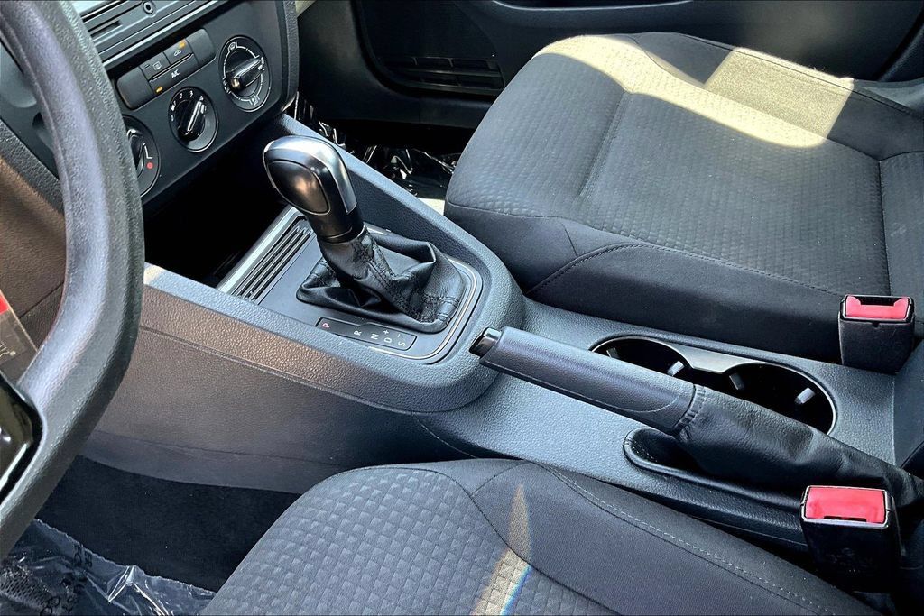 Used 2016 Volkswagen Jetta S FWD image 16