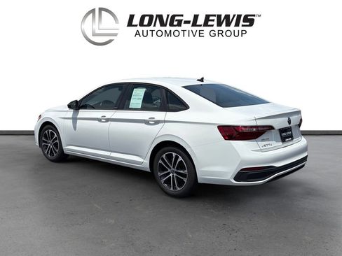 Certified 2024 Volkswagen Jetta Sport FWD image 4