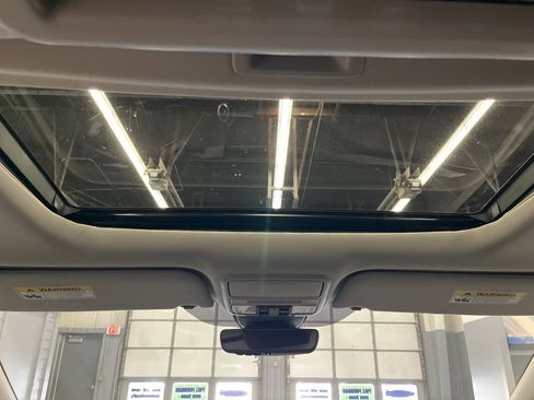 Used 2025 Honda Odyssey Elite image 27