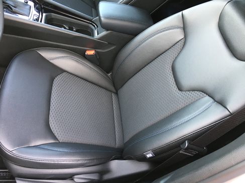 New 2026 Jeep Compass Latitude image 13