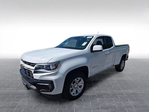 Used 2022 Chevrolet Colorado LT w/ Fleet Safety Package RWD image 2