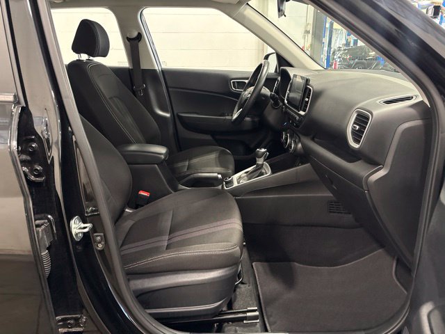 Used 2025 Hyundai Venue SEL FWD image 33