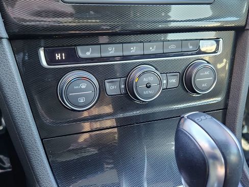 Used 2017 Volkswagen GTI Autobahn image 9