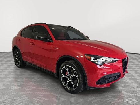 Used 2024 Alfa Romeo Stelvio Veloce AWD/4WD image 2