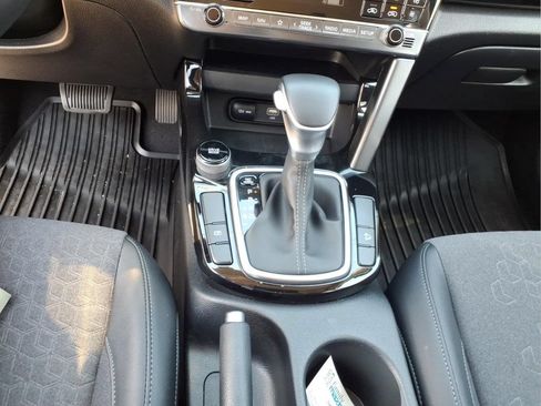 Used 2025 Kia Seltos S FWD image 17