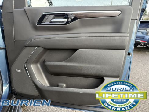 New 2026 Chevrolet Suburban Premier image 20