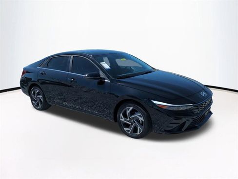 New 2026 Hyundai Elantra Limited FWD image 2