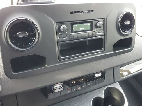 Used 2025 Mercedes-Benz Sprinter 2500 image 20