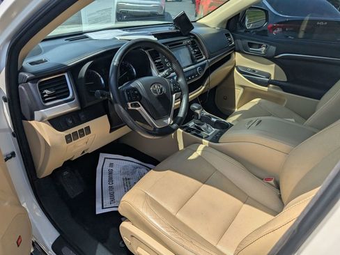 Used 2014 Toyota Highlander Limited AWD/4WD image 12