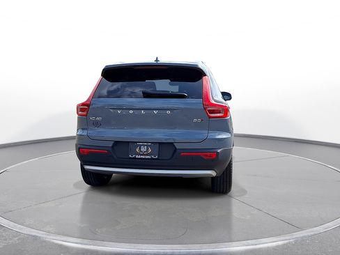 Used 2023 Volvo XC40 B5 Core AWD/4WD image 7