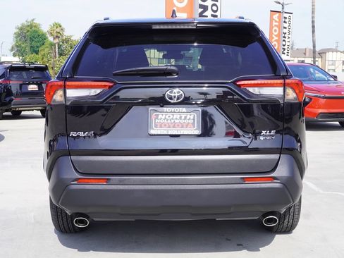 Certified 2025 Toyota RAV4 XLE AWD/4WD image 6