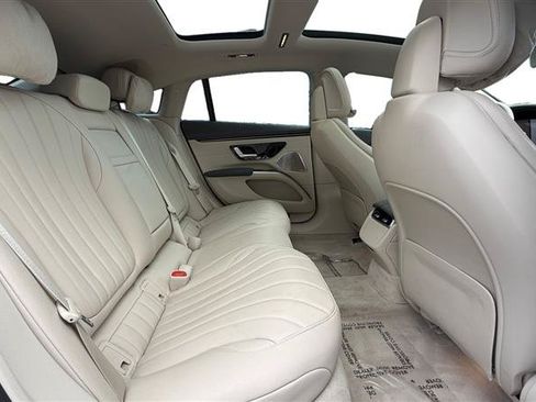 Used 2023 Mercedes-Benz EQS 580 4MATIC Sedan image 18