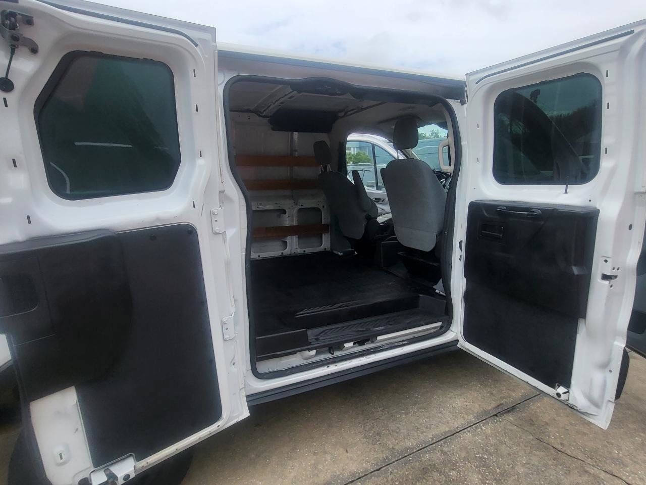 Used 2016 Ford Transit 250 130 Low Roof w/ Exterior Upgrade Package RWD image 70