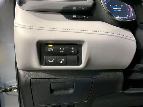 Used 2023 Toyota Highlander Platinum AWD/4WD image 35