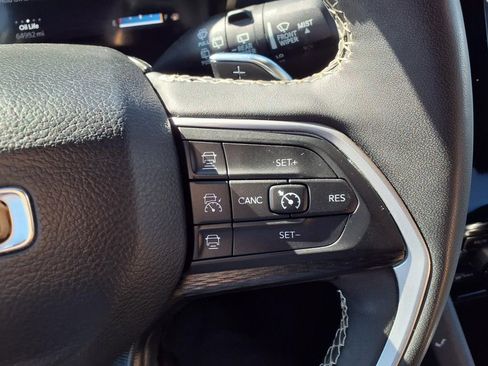 Certified 2023 Jeep Grand Cherokee L Laredo image 15