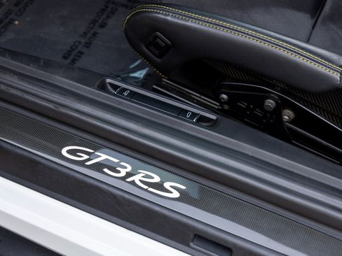 Used 2019 Porsche 911 GT3 RS image 34