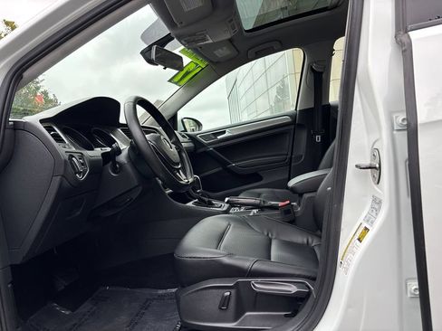 Used 2017 Volkswagen Golf S FWD image 29