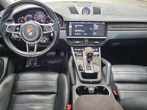 Used 2020 Porsche Cayenne image 14