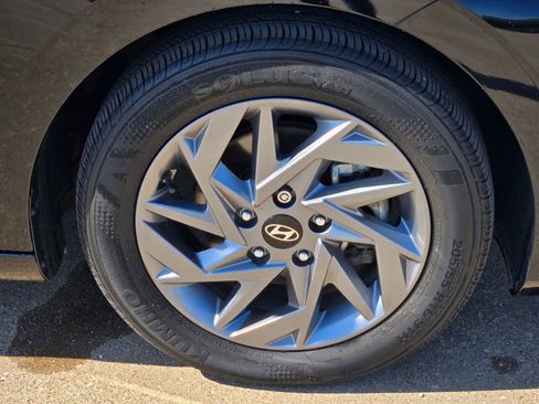Used 2024 Hyundai Elantra SEL FWD image 7