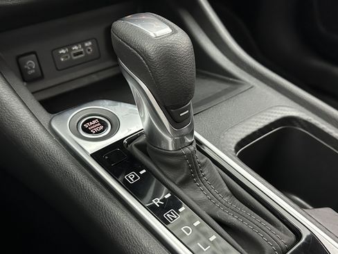 Used 2025 Nissan Sentra SV image 13