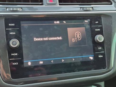Used 2018 Volkswagen Tiguan SE FWD image 14