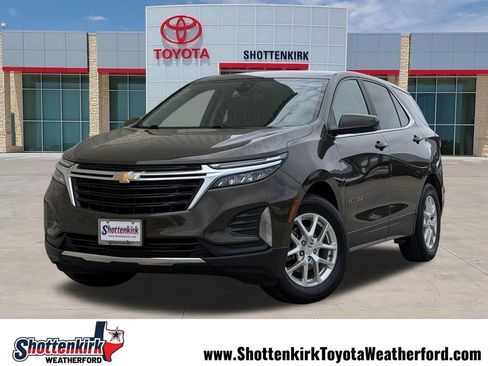 Used 2023 Chevrolet Equinox LT FWD image 1