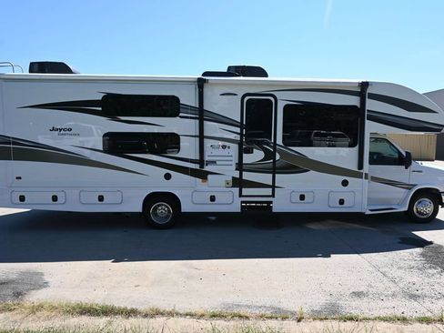 Used 2017 Ford E-450 and Econoline 450 Super Duty w/ Motorhome Prep Package RWD image 53