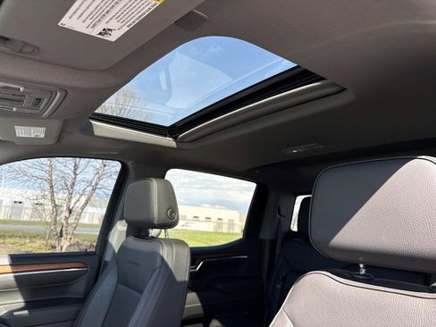 Used 2022 GMC Sierra 1500 Denali w/ Denali Reserve Package image 3