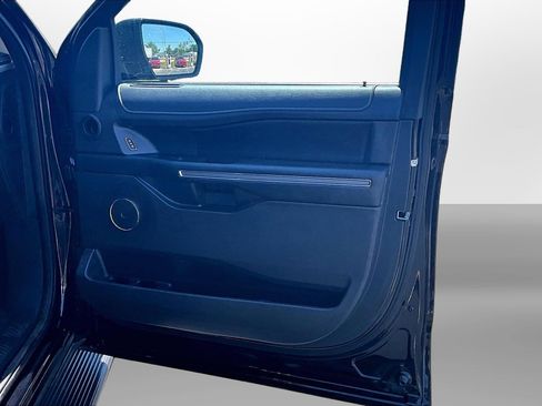 Used 2024 Ford Expedition XLT RWD image 27